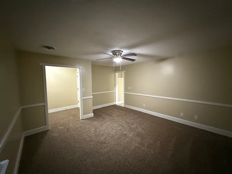 113 S Lynn St — Photo 30