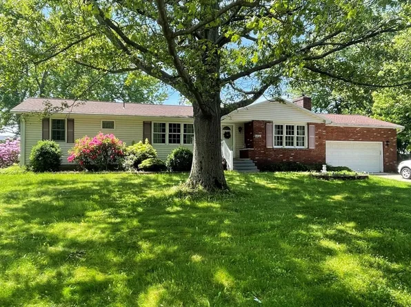 10347 Clifton Dr, Lake City, PA 16423