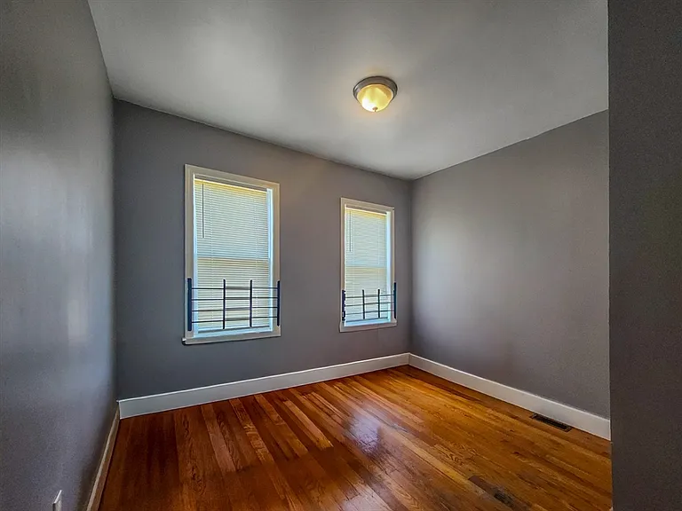 12 Fox St #3 — Photo 8