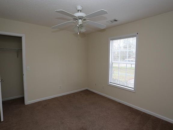 5th image of 107 Lindsay Ct #B