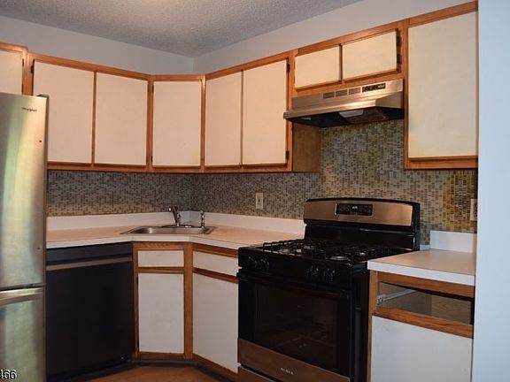 3rd image of 1104 Sage Ct Unit 1104