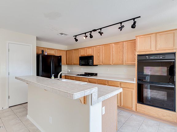 5th image of 10502 W Cambridge Ave