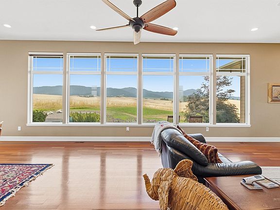 4th image of 1010 Idlers Rest Rd