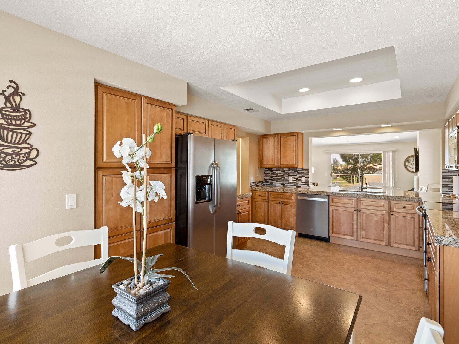 252 W Vista Royale Cir