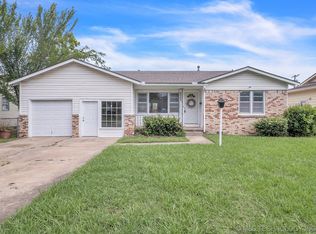 5725 E 2nd St, Tulsa, OK 74112