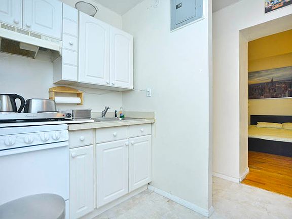 4th image of 339 E 94th St APT C