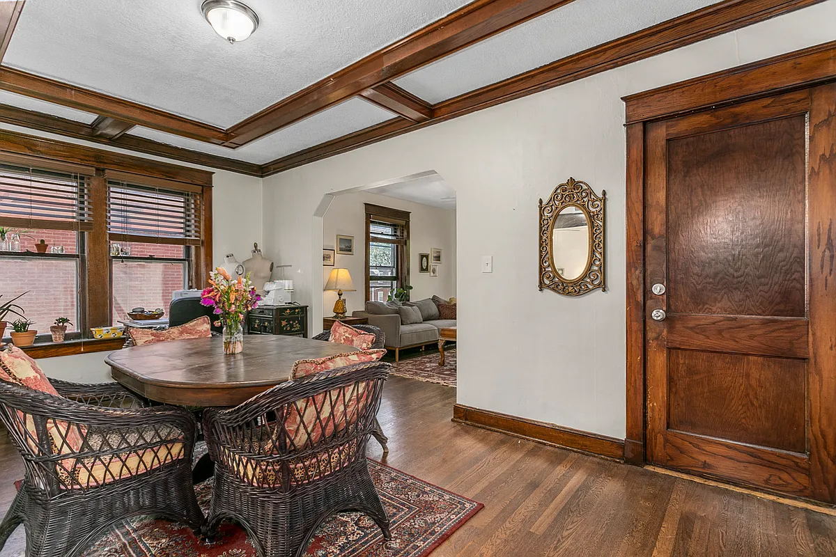 Building Photo - 302 W 34th St #1E