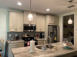 14867 Edgewater Cir, Naples, FL 34114