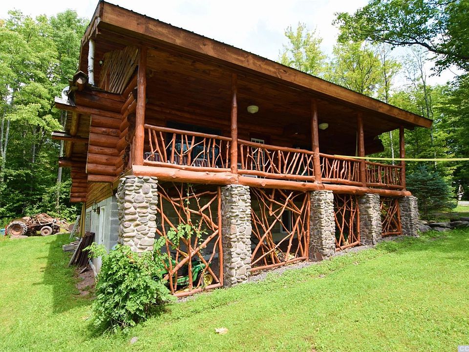 1st image of 75 Acorn Dr