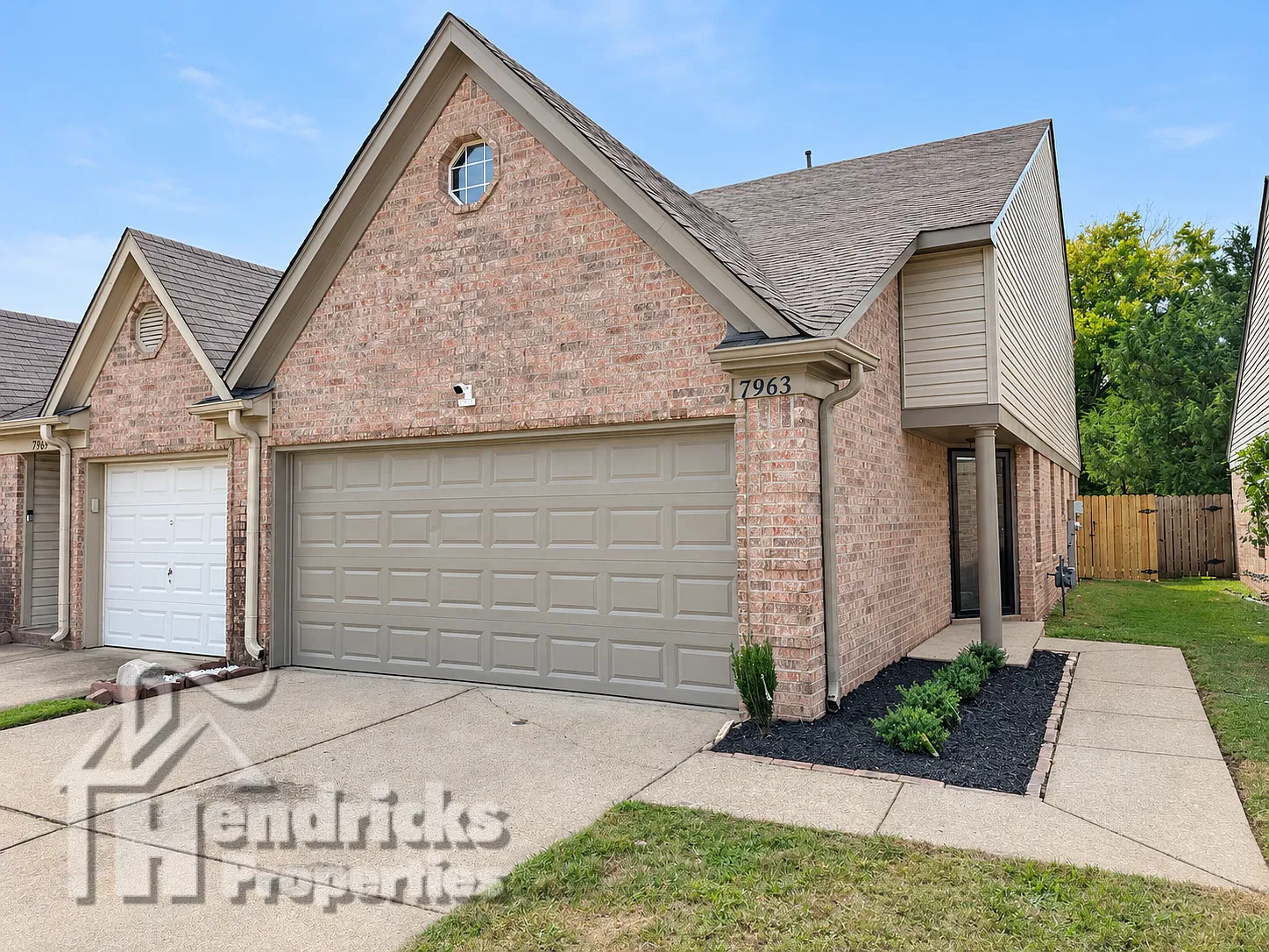 3 bed, 2.5 bath, 1366 sqft, $1,550 — Photo 1