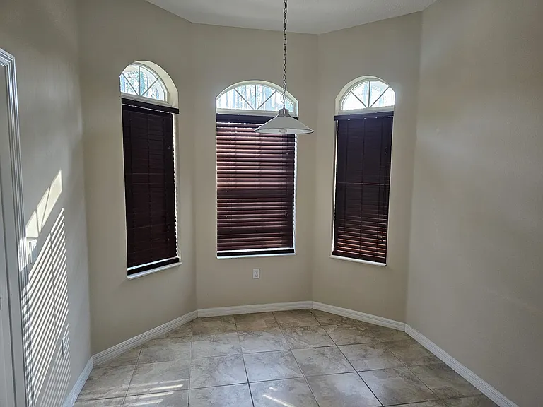 34 Richmond Dr — Photo 5