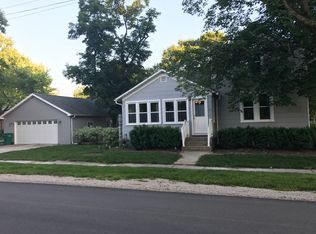 120 W Douglas St, Seneca, IL 61360