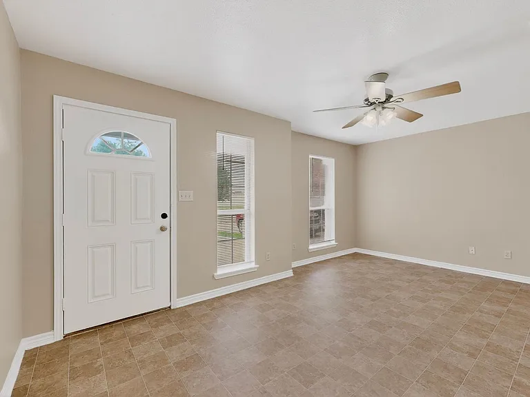 117 W Wilson Ave — Photo 5