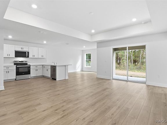 2nd image of 1060 W Almont Pl