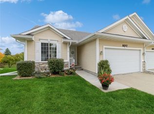 6037 Pinewood Ct, Johnston, IA 50131