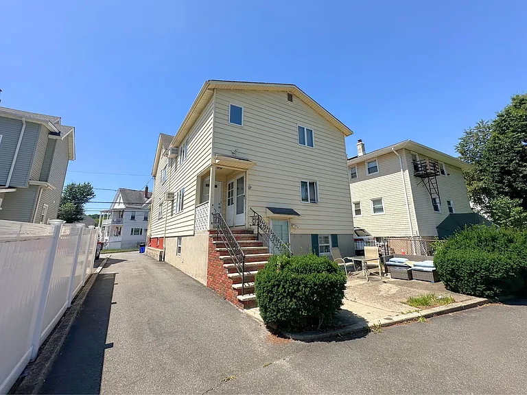 120 Fenner Ave #2 — Photo 23