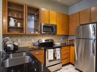 Richmond at Uptown, Houston, TX 77056
