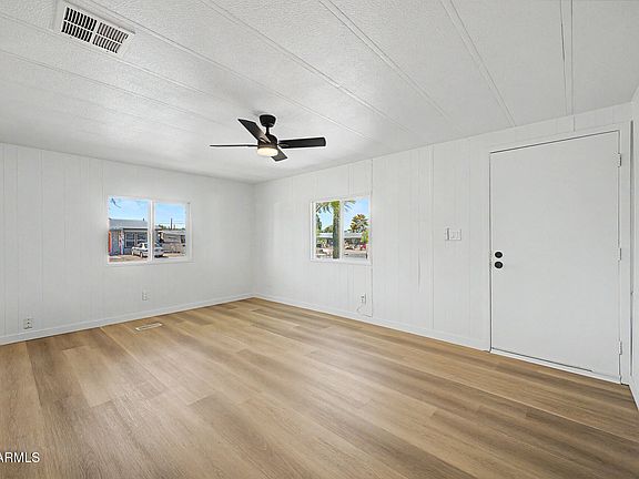 4th image of 2592 W OHIO Street
