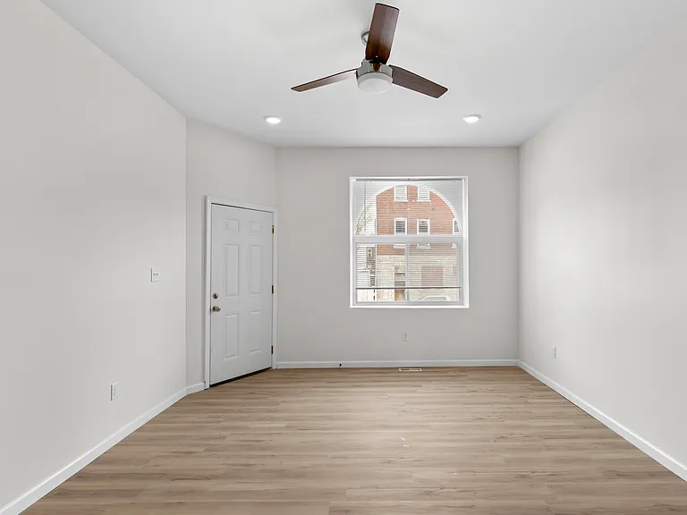 3253 Nebraska Ave #1 — Photo 1