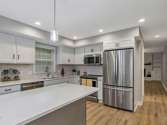 3rd image of 11605 Plumhill Dr