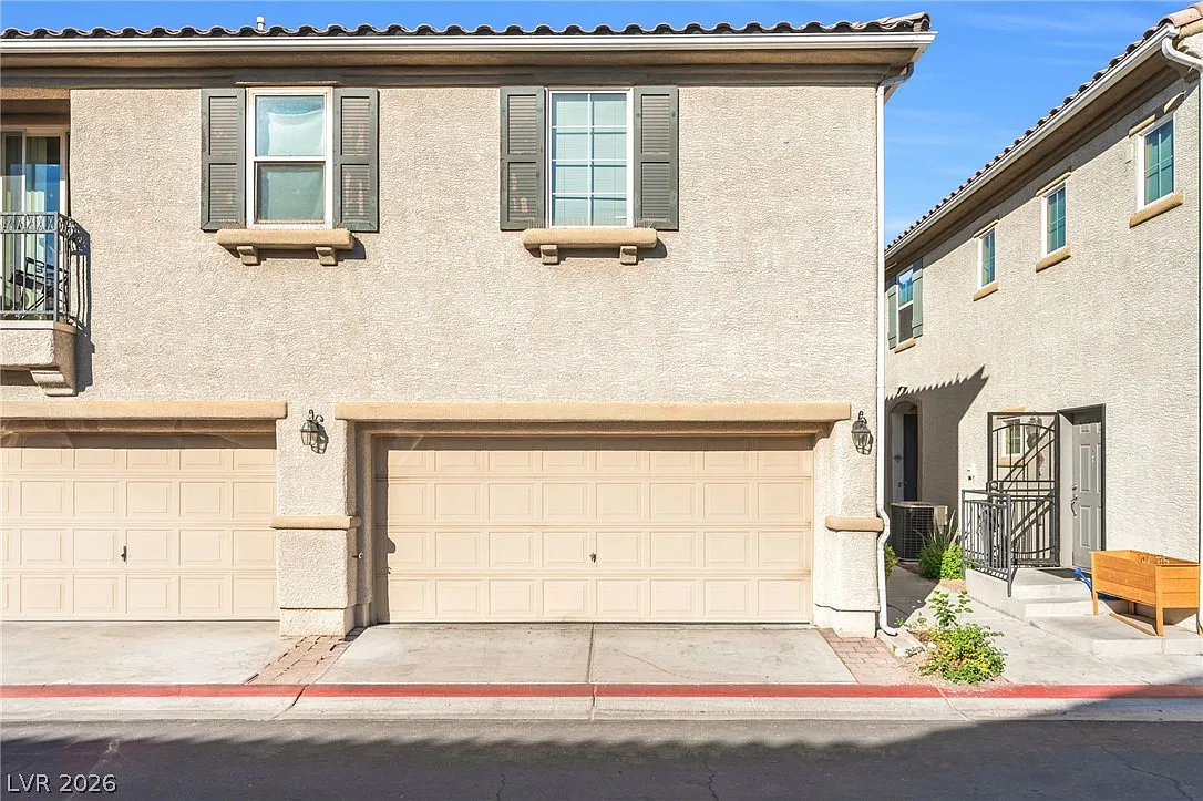 3 bed, 2.5 bath, 1448 sqft, $1,650 — Photo 2