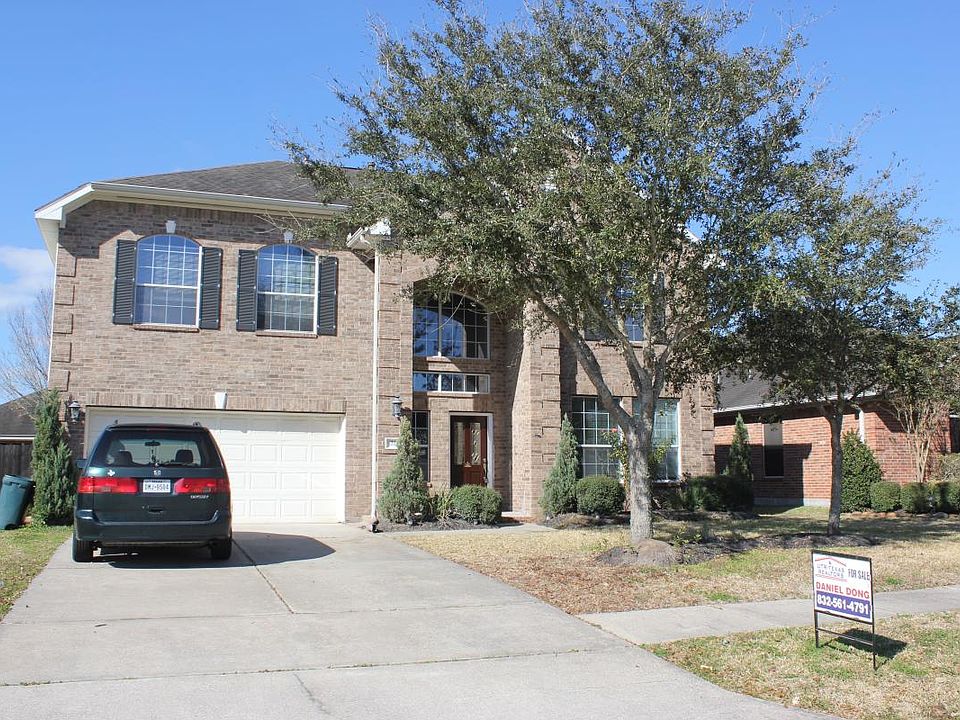1st image of 213 Rolling Springs Ln