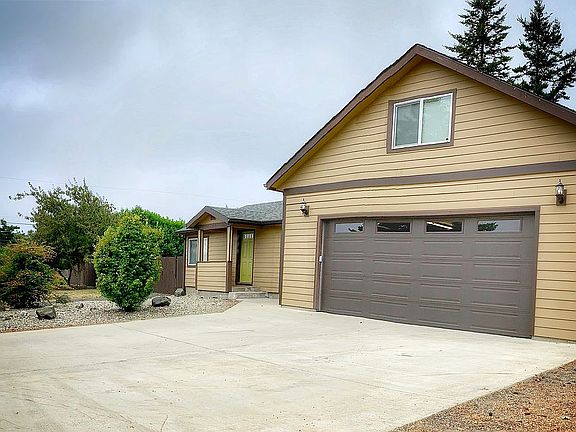 Lots of parking room for RV