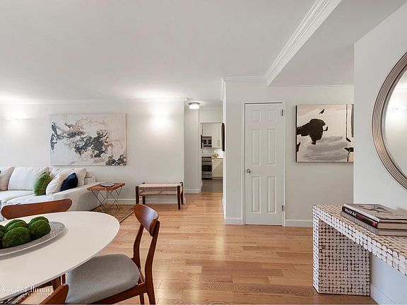 4th image of 10 W 15th St APT 1514