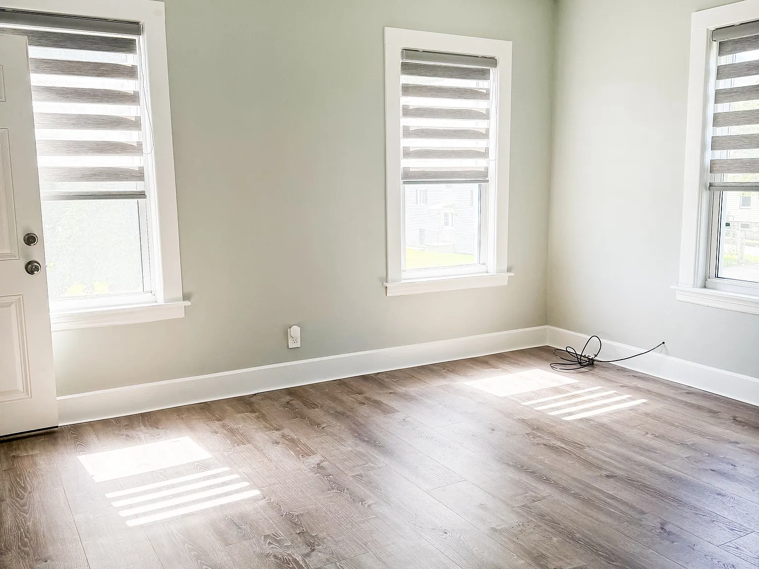 2 bed, 950 sqft, $2,075 — Photo 3