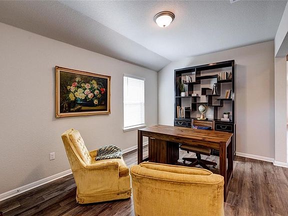 5th image of 548 Blue Sage Dr