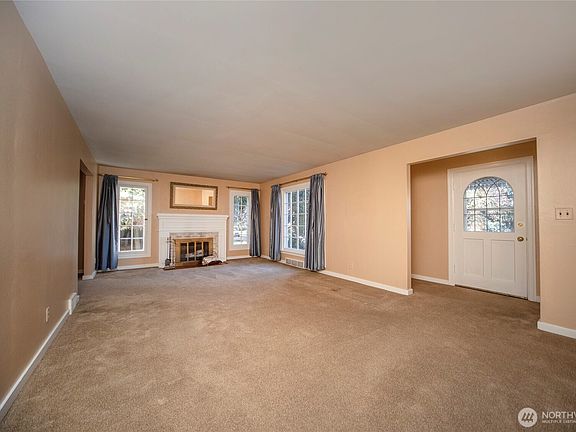 3rd image of 108 E 10th Avenue