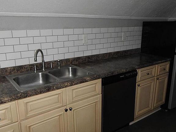 2nd image of 425 N Morse Ave