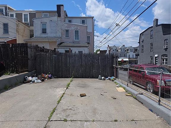 2nd image of 931 N 5th St