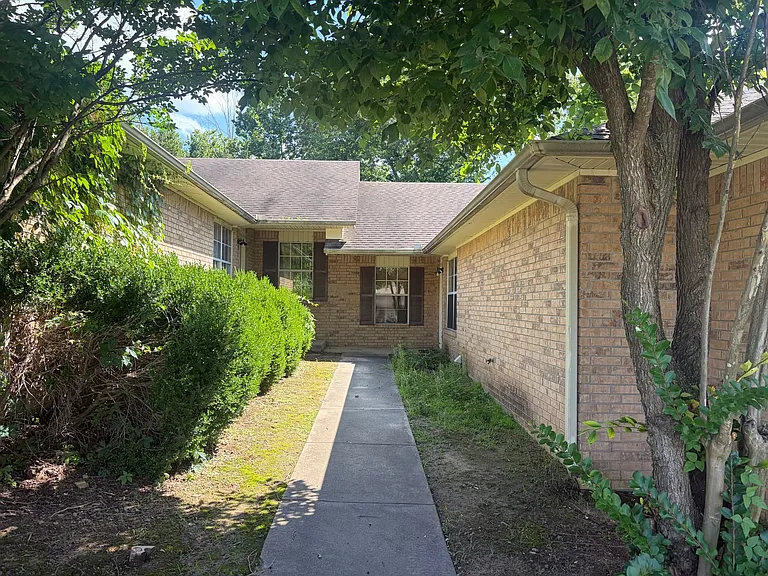 1075 Grinnel Cir — Photo 1