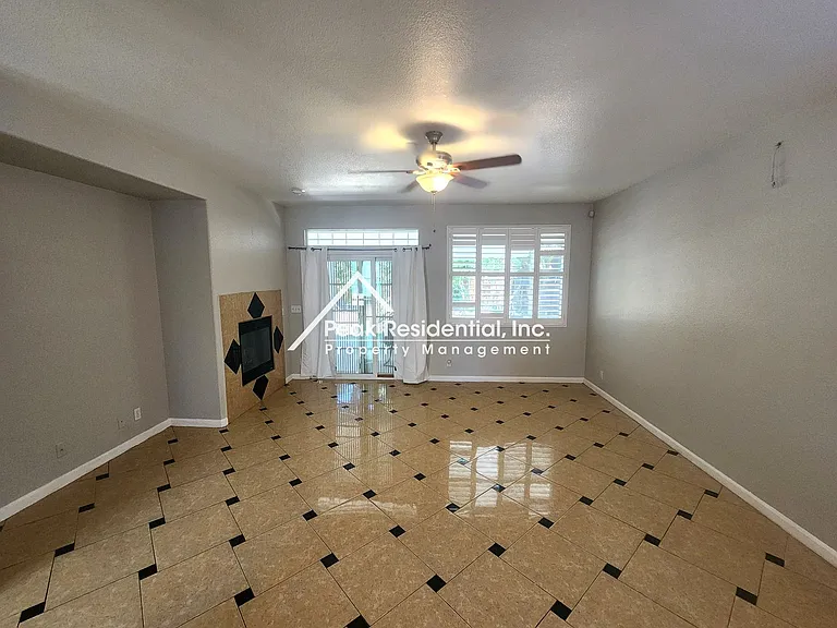 1119 Green Ridge Dr — Photo 6