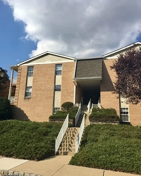 108 Vista Dr — Photo 1