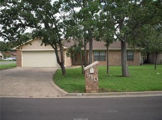 910 Wedgewood Cir, Bryan, TX 77801