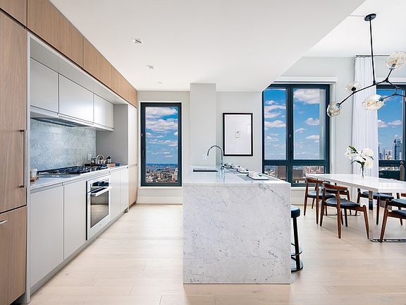 3rd image of 550 Vanderbilt Ave APT 528
