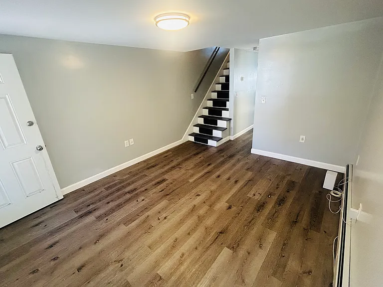 780 Plainfield St — Photo 3