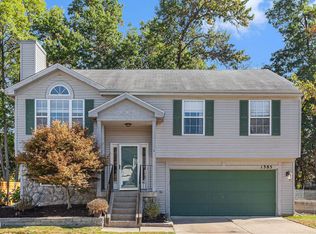 1385 Mill Creek Dr, Waterford, MI 48327