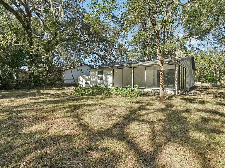 5710 Kenwood Ave — Photo 24
