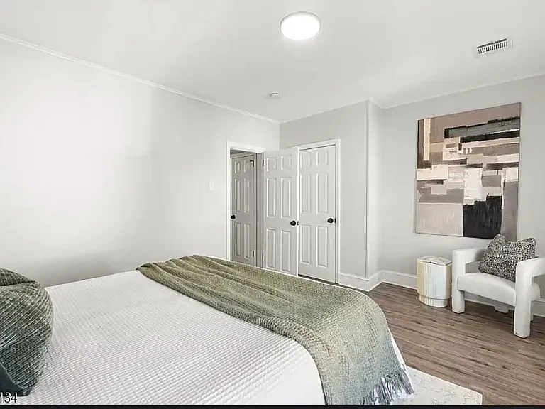 11 Orange Pl — Photo 8