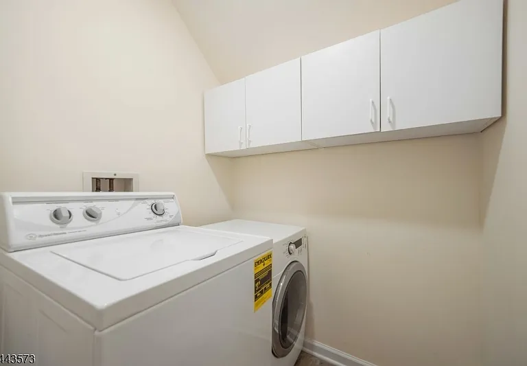 29 Coachlight Dr — Photo 13