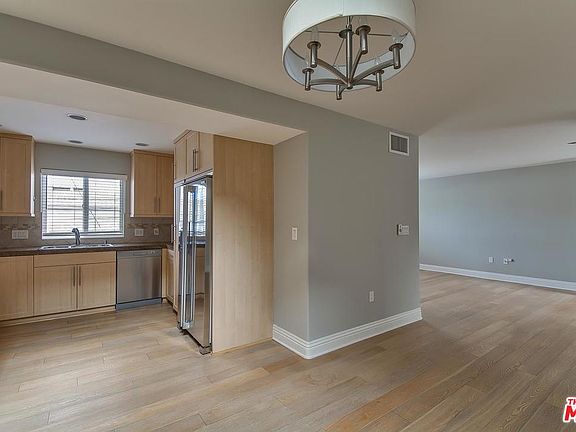 2nd image of 3005 Grand Canal APT 4