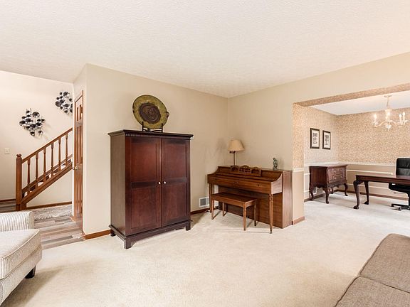 3rd image of 5432 Garnier Pl