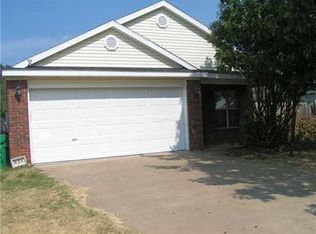 821 Hackberry St, Springdale, AR 72762