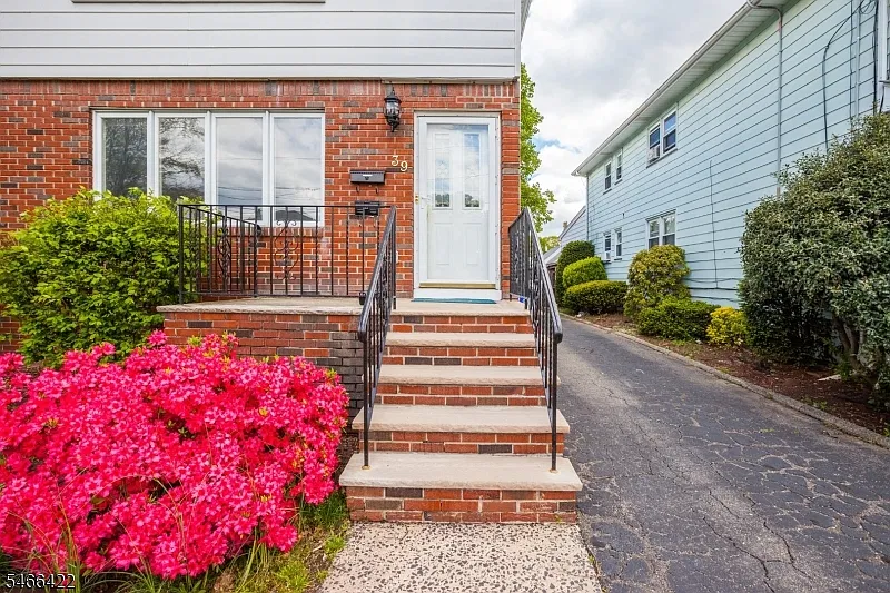 3 bed, 2.0 bath, $3,600 — Photo 2