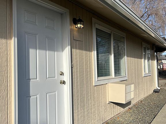 2nd image of 2217 E Desmet Ave