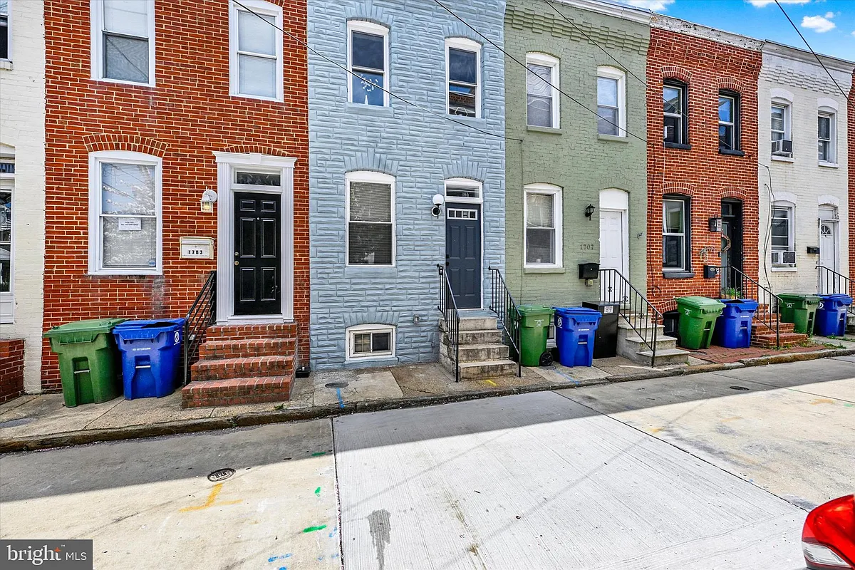 Building Photo - 1705 Olive St