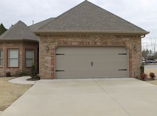 202 Cottage Ln, Florence, AL 35630
